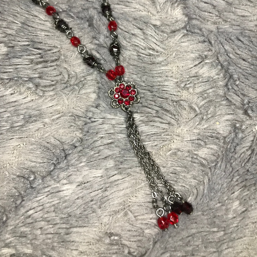 Red Bead Flower Necklace